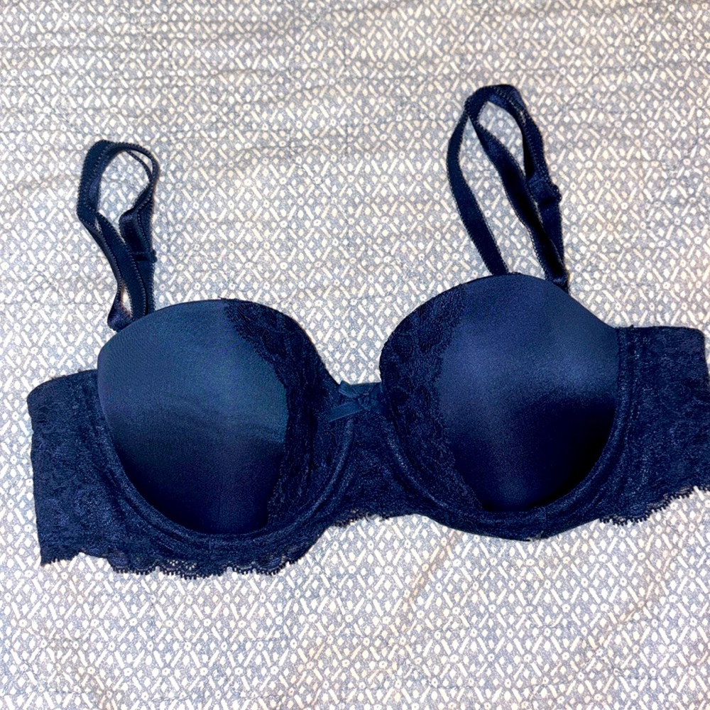 Sexy Victoria Secret Strapless Lace Bra